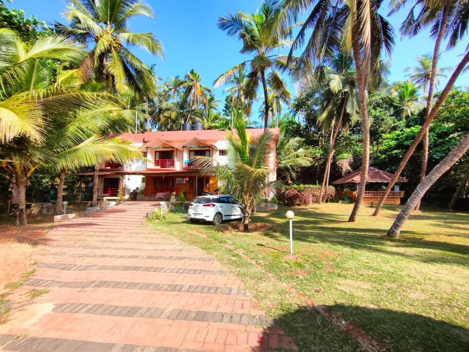 Club 7 Beach Resort Kannur Exterior photo